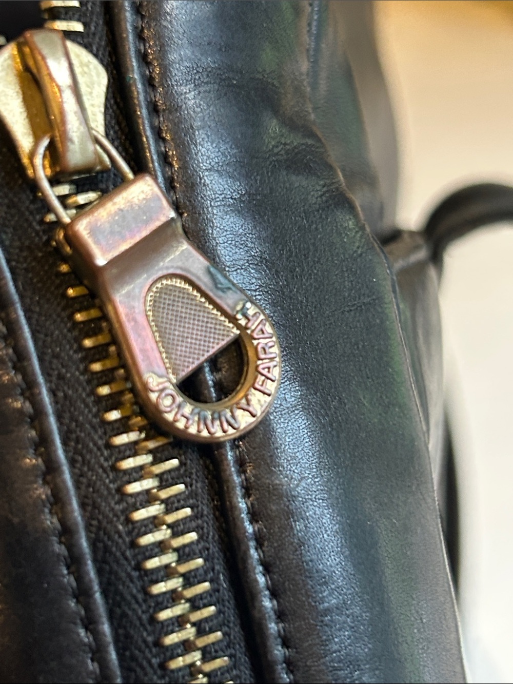Johnny Farah Classic Black Leather travel shoulder bag organizing collegiate - Picture 9 of 11